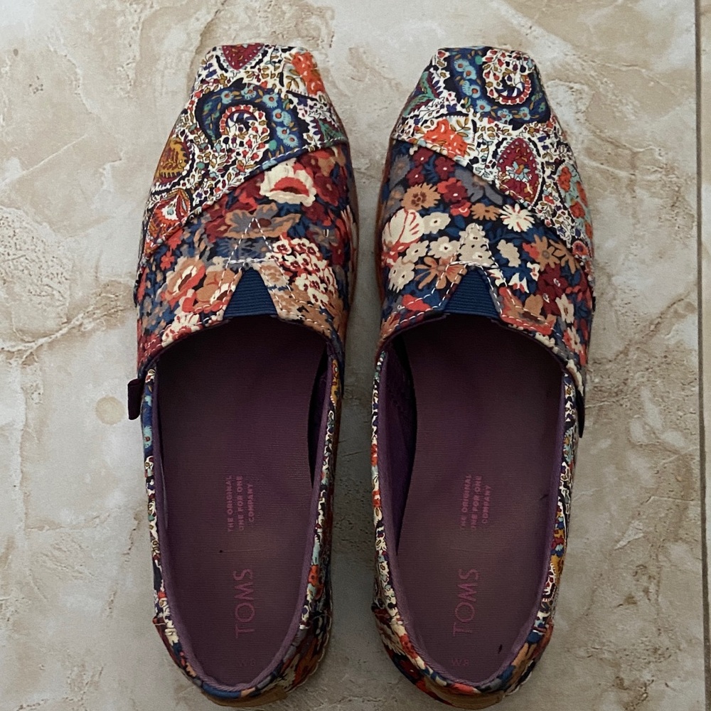 TOMS Women's Liberty Paisley Slip On shoe